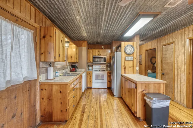 186 Cat Claw Mtn Concan, TX 78838