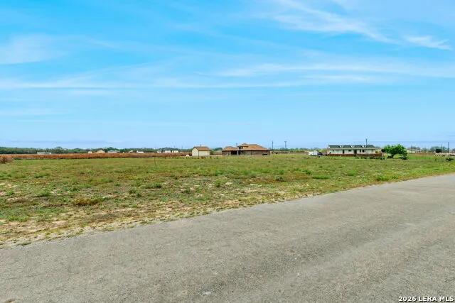 215 Mustang Ridge Natalia, TX 78059