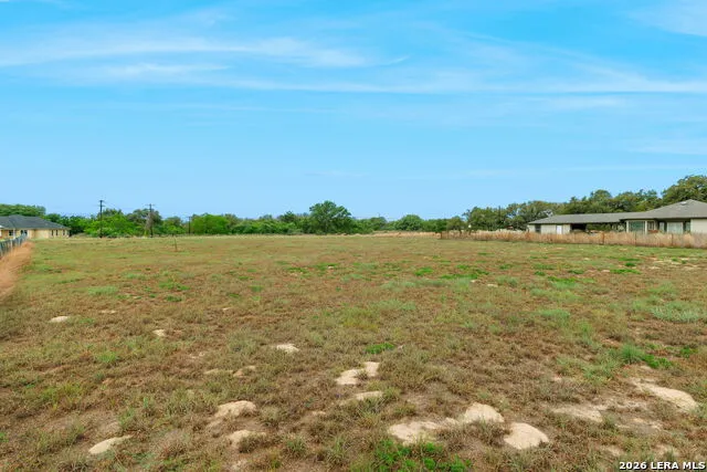 215 Mustang Ridge Natalia, TX 78059