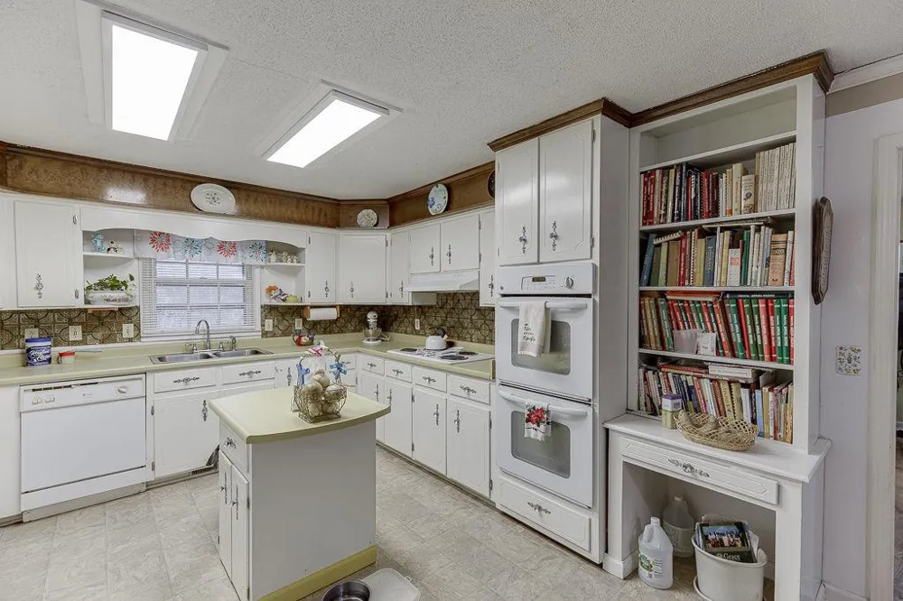 329 RIVERBEND DRIVE DRIVE Royston, GA 30662