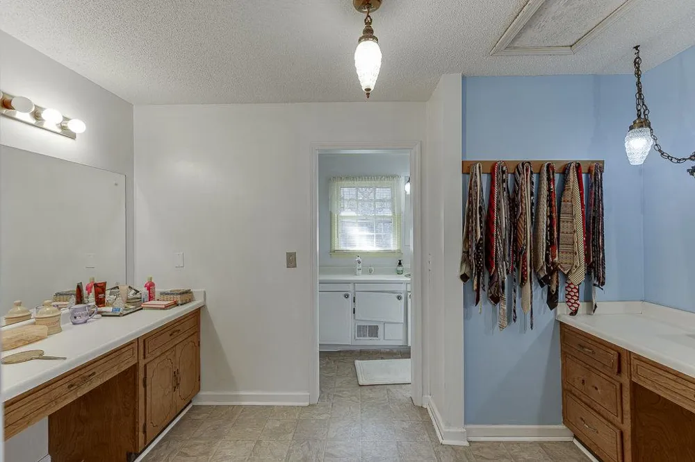 329 RIVERBEND DRIVE DRIVE Royston, GA 30662