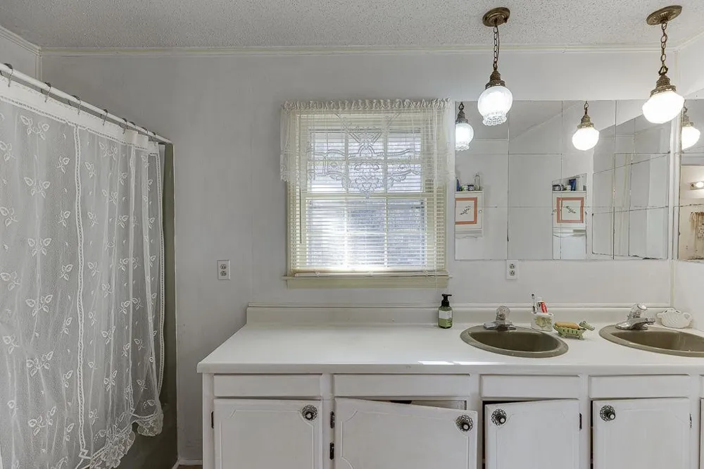 329 RIVERBEND DRIVE DRIVE Royston, GA 30662