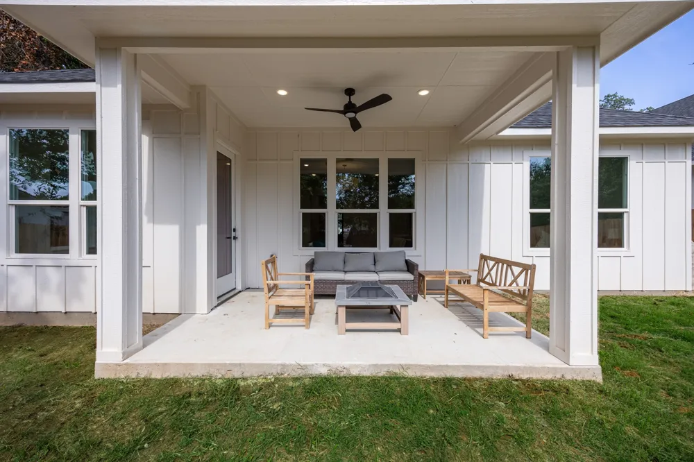 2902 Hiawatha Trail Lake Worth, TX 76135