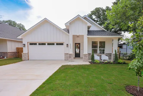2902 Hiawatha Trail