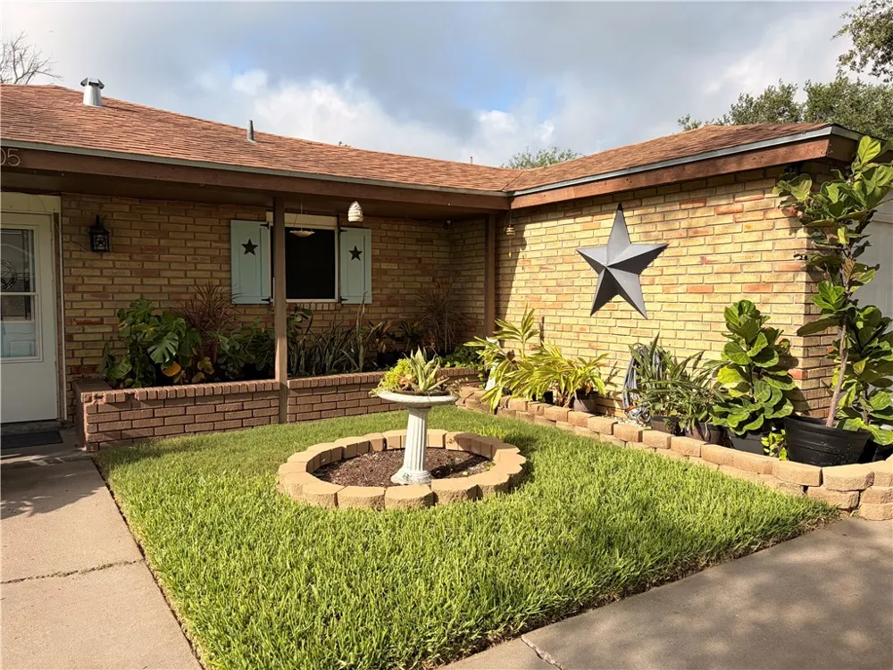 305 Birchwood Drive Kingsville, TX 78363