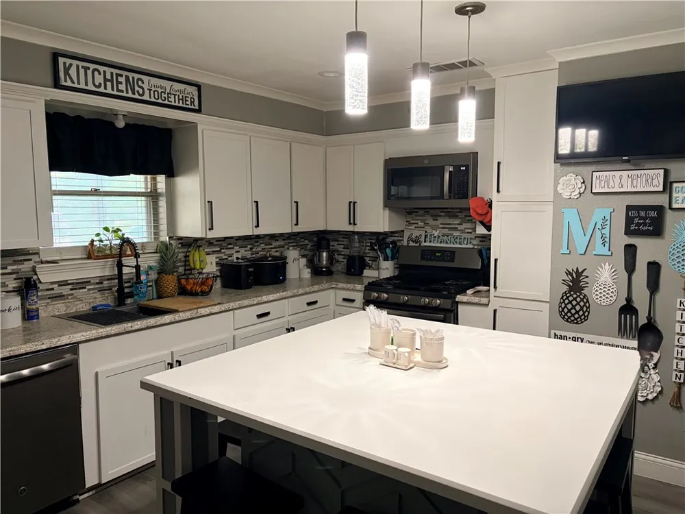 305 Birchwood Drive Kingsville, TX 78363