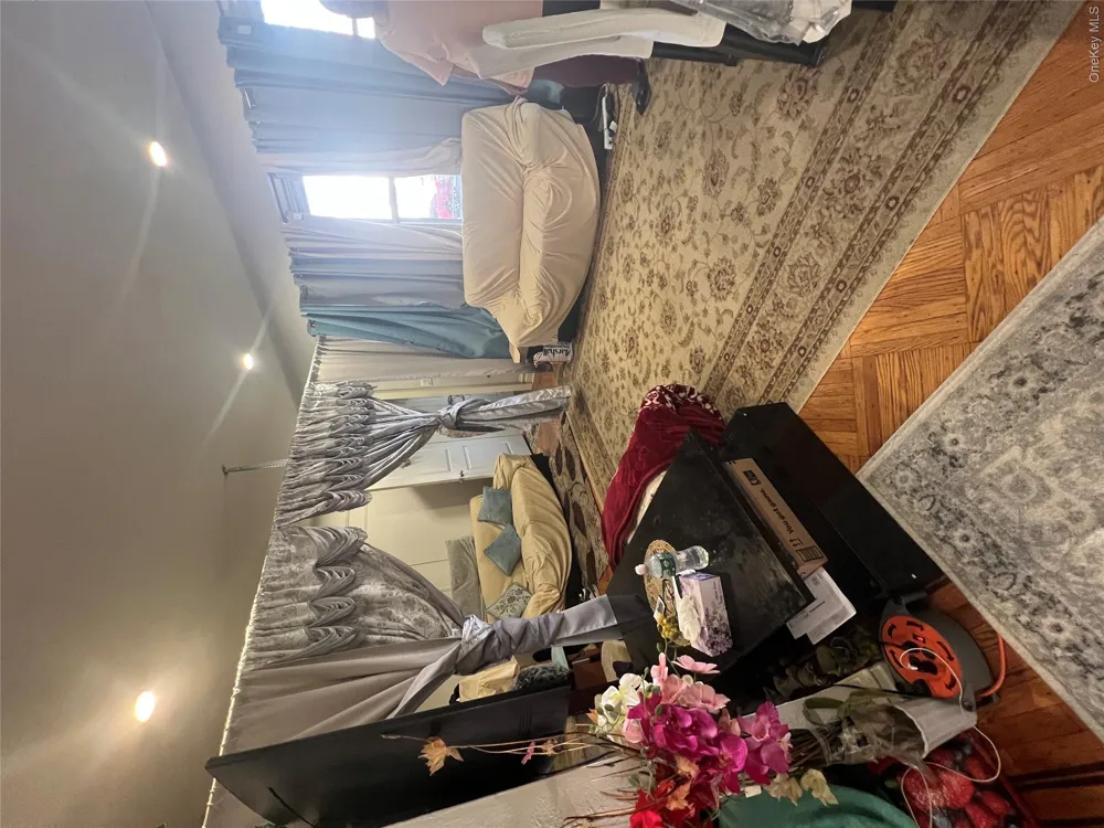 11438 198th Street Saint Albans, NY 11412