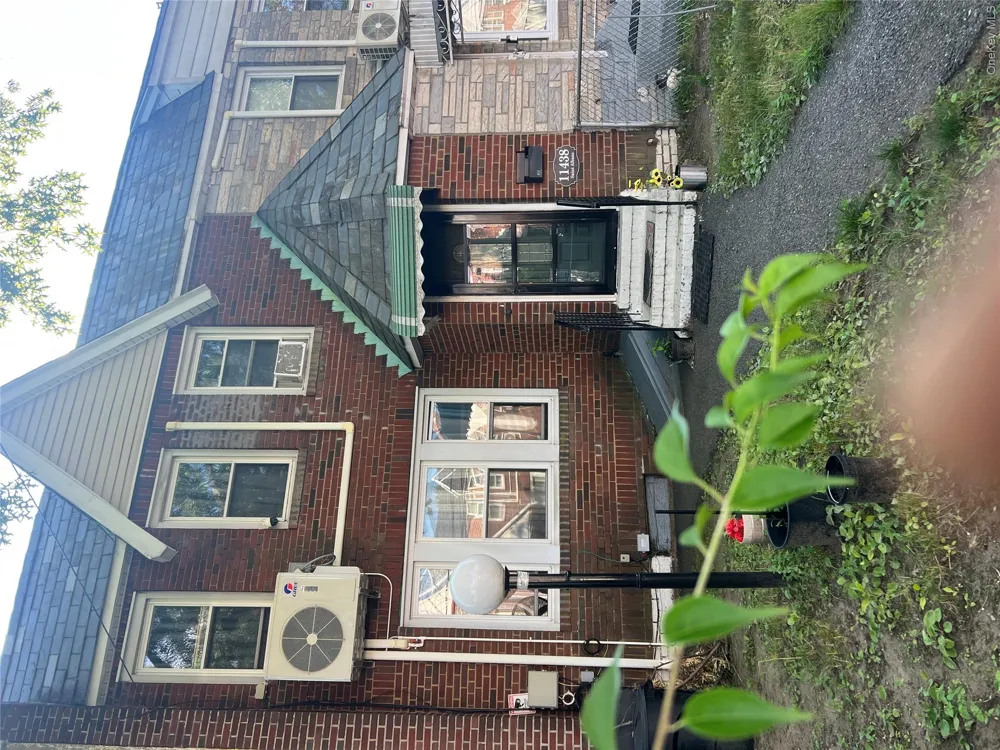 11438 198th Street Saint Albans, NY 11412