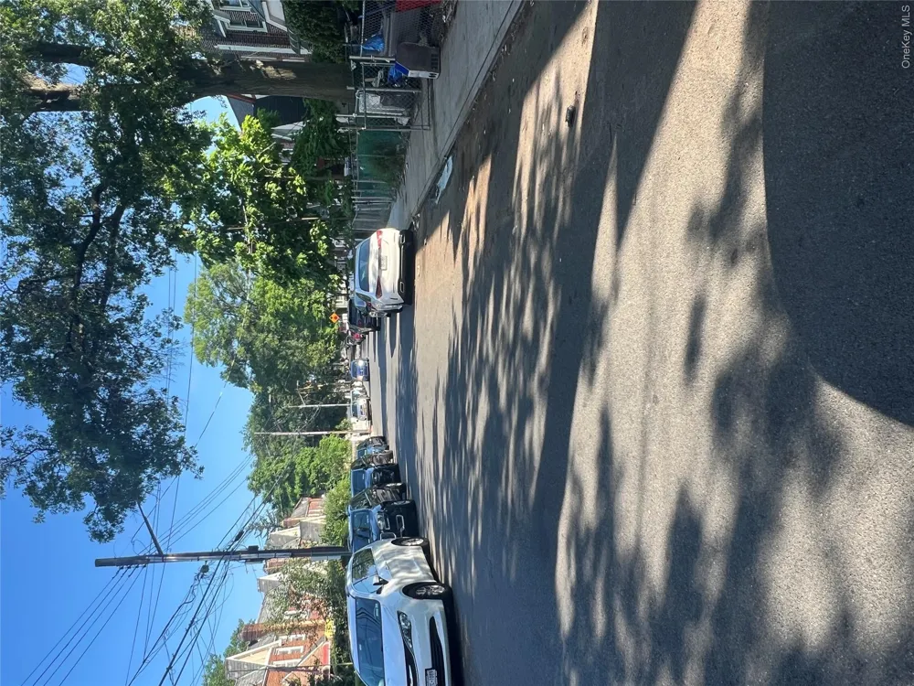11438 198th Street Saint Albans, NY 11412