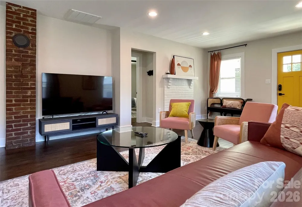 115 Powell Street Swannanoa, NC 28778