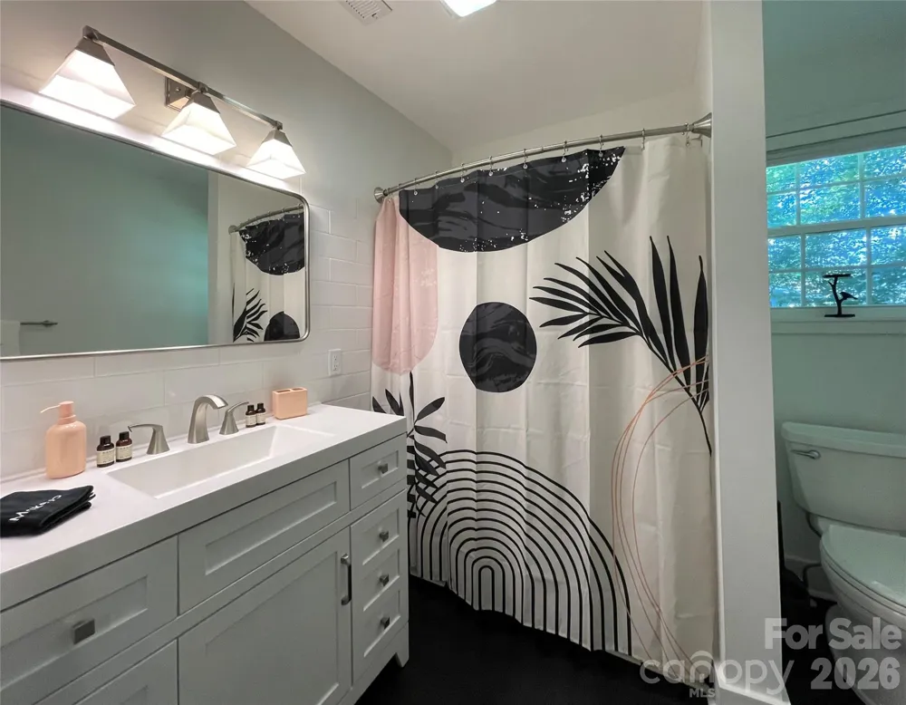 115 Powell Street Swannanoa, NC 28778