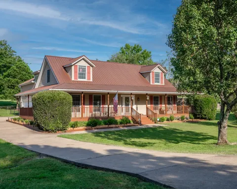 1005 Sassafras Ln