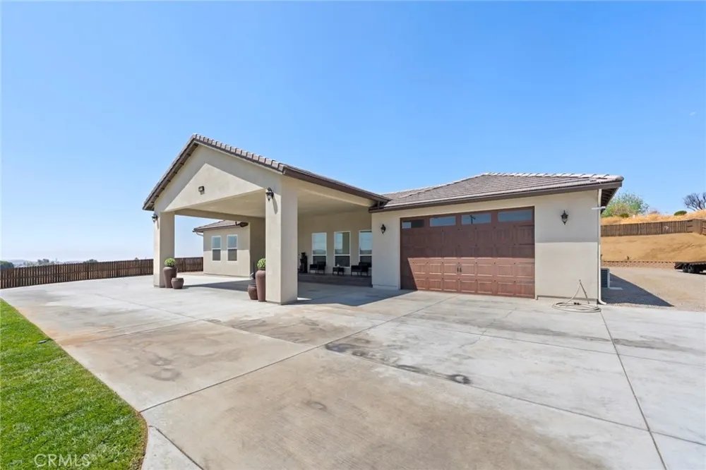 10313 Union Cherry Valley, CA 92223