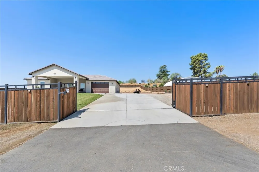 10313 Union Cherry Valley, CA 92223