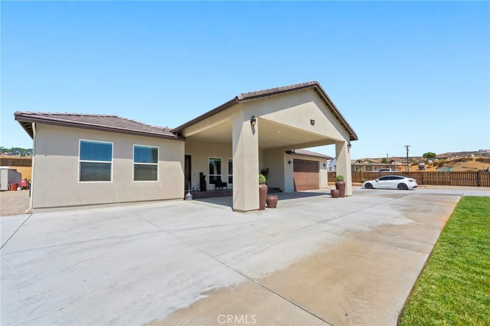 10313 Union Cherry Valley, CA 92223