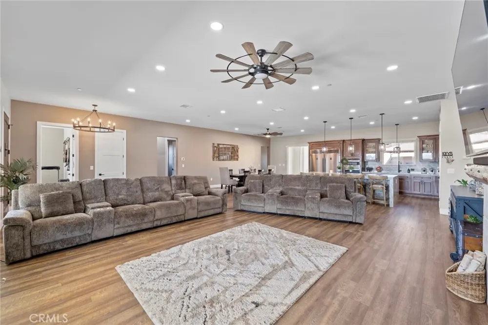 10313 Union Cherry Valley, CA 92223