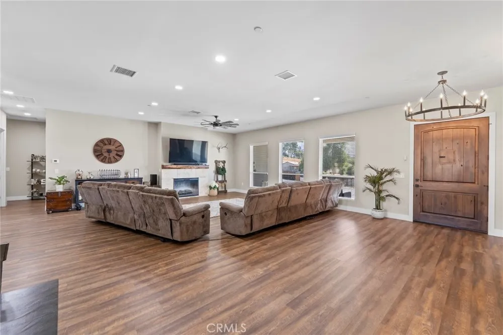 10313 Union Cherry Valley, CA 92223