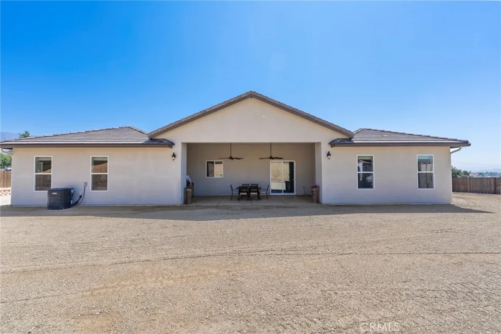 10313 Union Cherry Valley, CA 92223