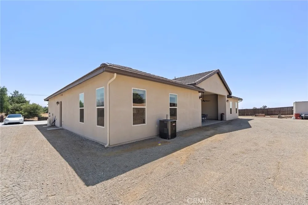 10313 Union Cherry Valley, CA 92223