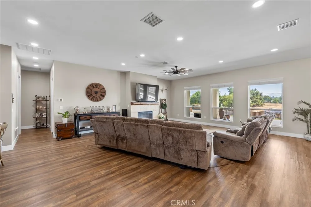 10313 Union Cherry Valley, CA 92223