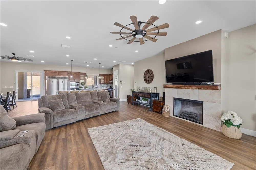10313 Union Cherry Valley, CA 92223