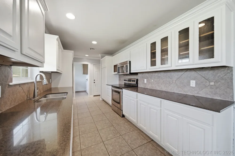 17608 161st EastAvenue Oologah, OK 74053