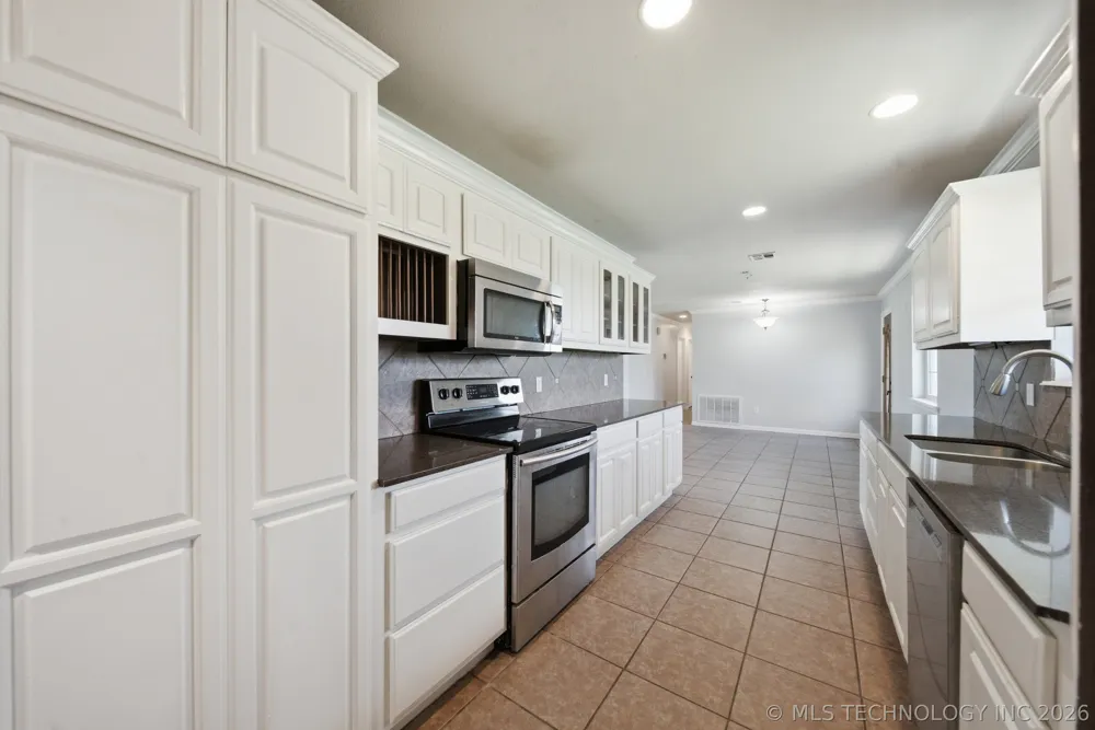 17608 161st EastAvenue Oologah, OK 74053