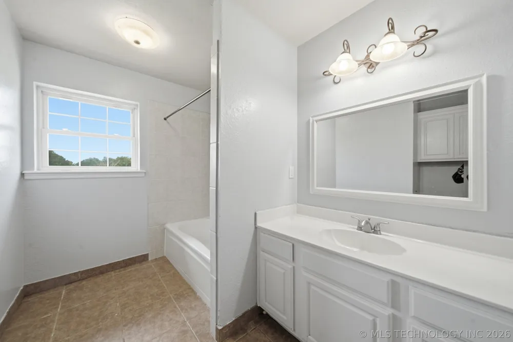 17608 161st EastAvenue Oologah, OK 74053