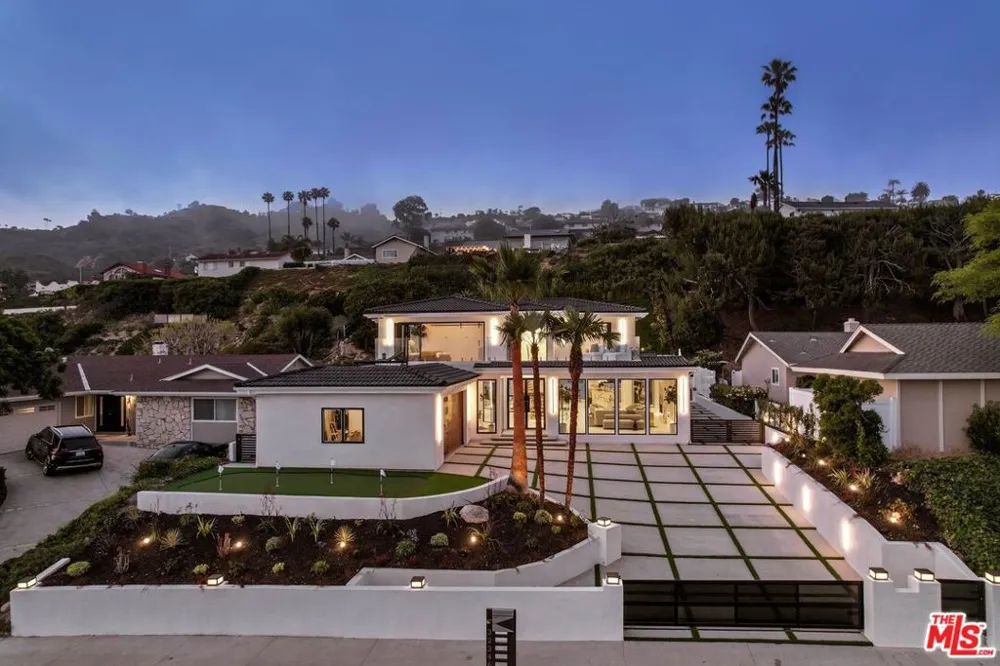 32346 Phantom Drive Rancho Palos Verdes, CA 90275