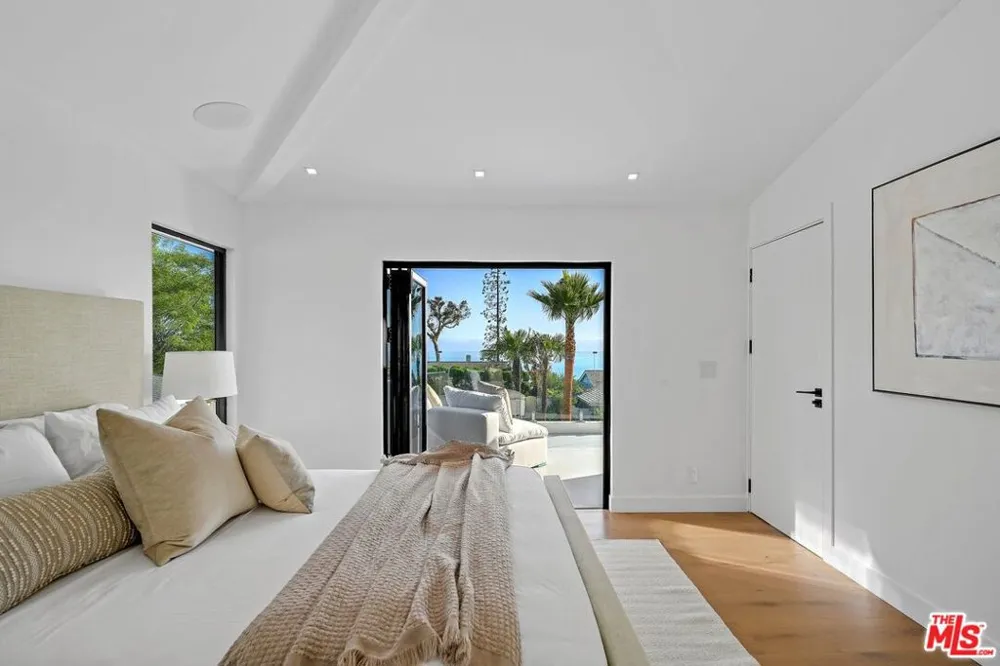 32346 Phantom Drive Rancho Palos Verdes, CA 90275