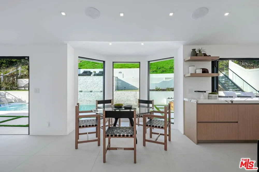 32346 Phantom Drive Rancho Palos Verdes, CA 90275