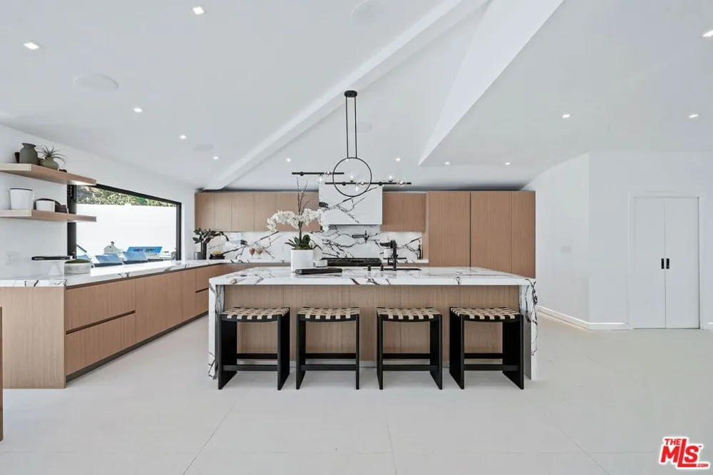 32346 Phantom Drive Rancho Palos Verdes, CA 90275