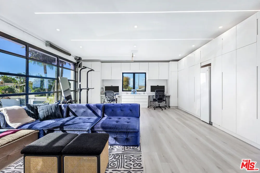 32346 Phantom Drive Rancho Palos Verdes, CA 90275