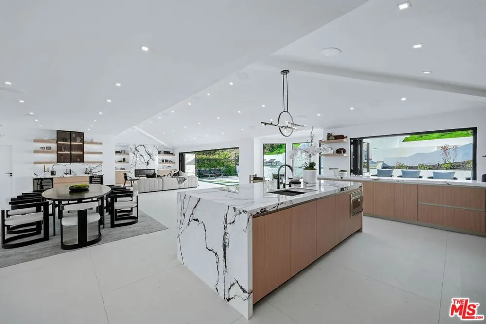 32346 Phantom Drive Rancho Palos Verdes, CA 90275