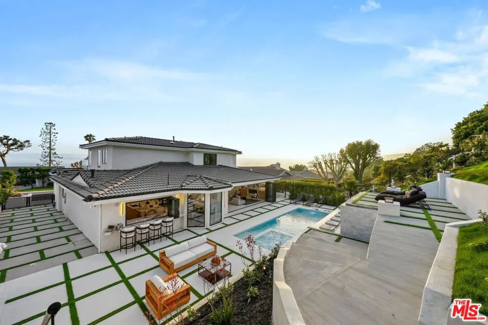 32346 Phantom Drive Rancho Palos Verdes, CA 90275
