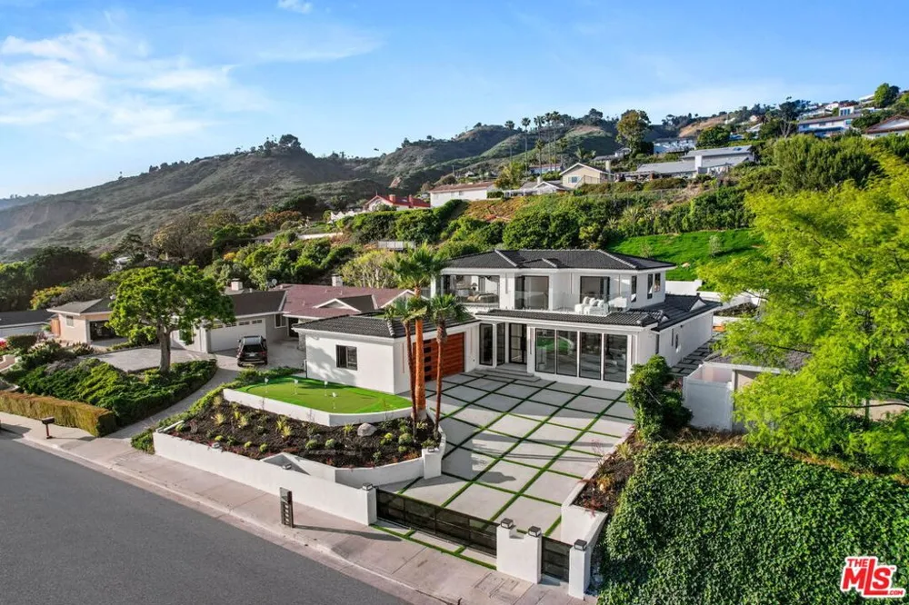 32346 Phantom Drive Rancho Palos Verdes, CA 90275