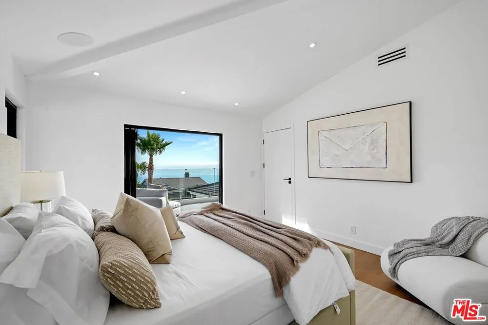 32346 Phantom Drive Rancho Palos Verdes, CA 90275