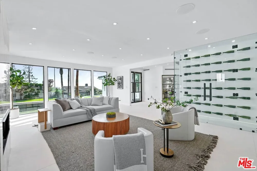 32346 Phantom Drive Rancho Palos Verdes, CA 90275