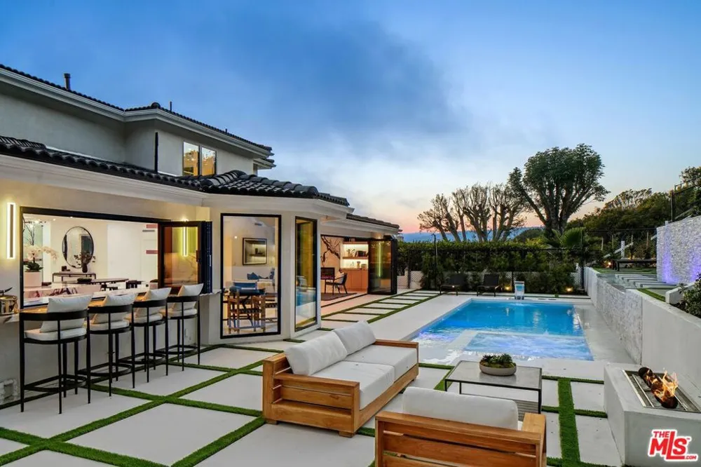 32346 Phantom Drive Rancho Palos Verdes, CA 90275