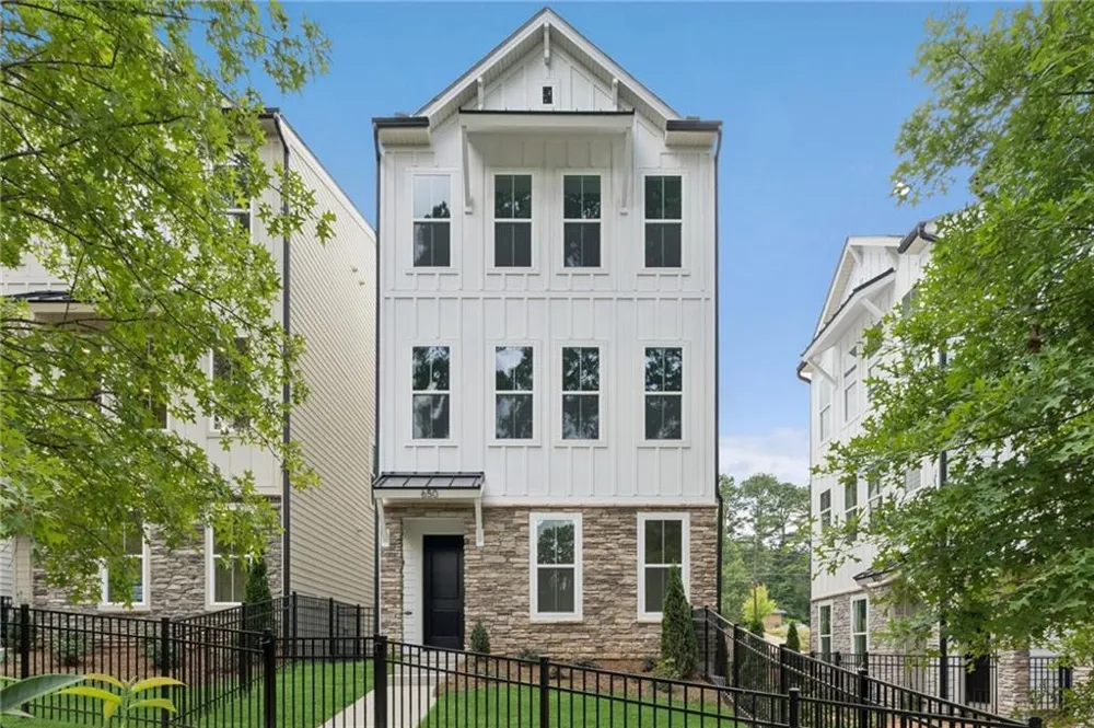 650 Memphis Drive Scottdale, GA 30079