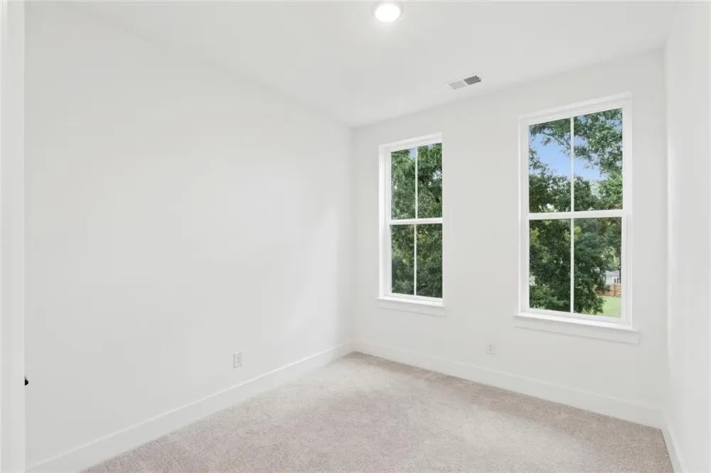 650 Memphis Drive Scottdale, GA 30079