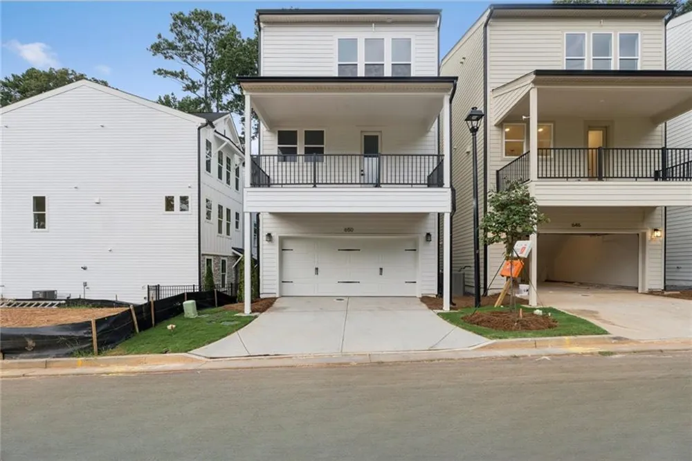 650 Memphis Drive Scottdale, GA 30079