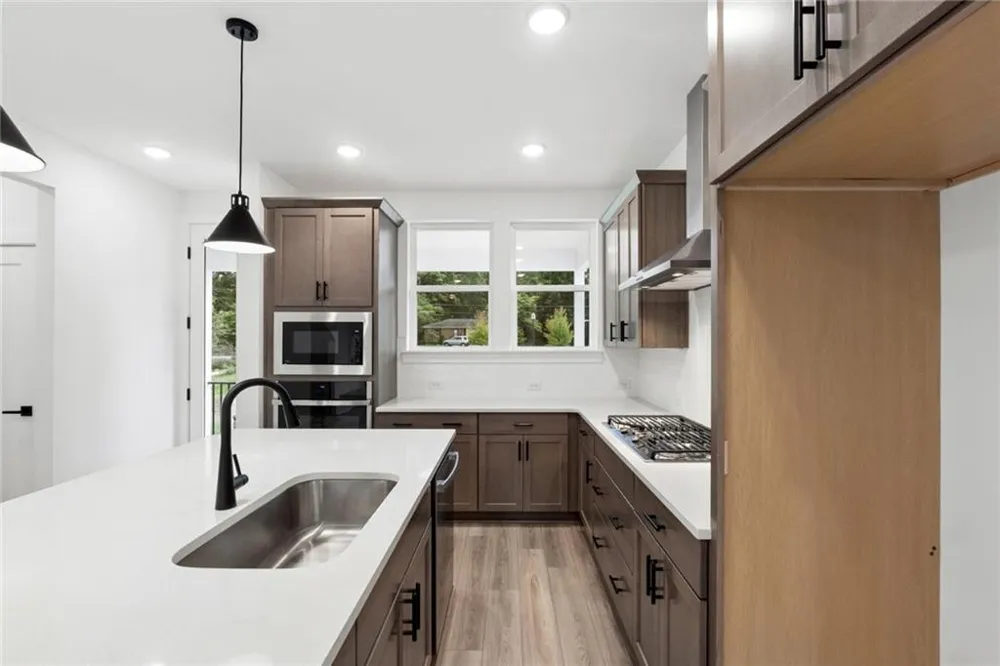 650 Memphis Drive Scottdale, GA 30079