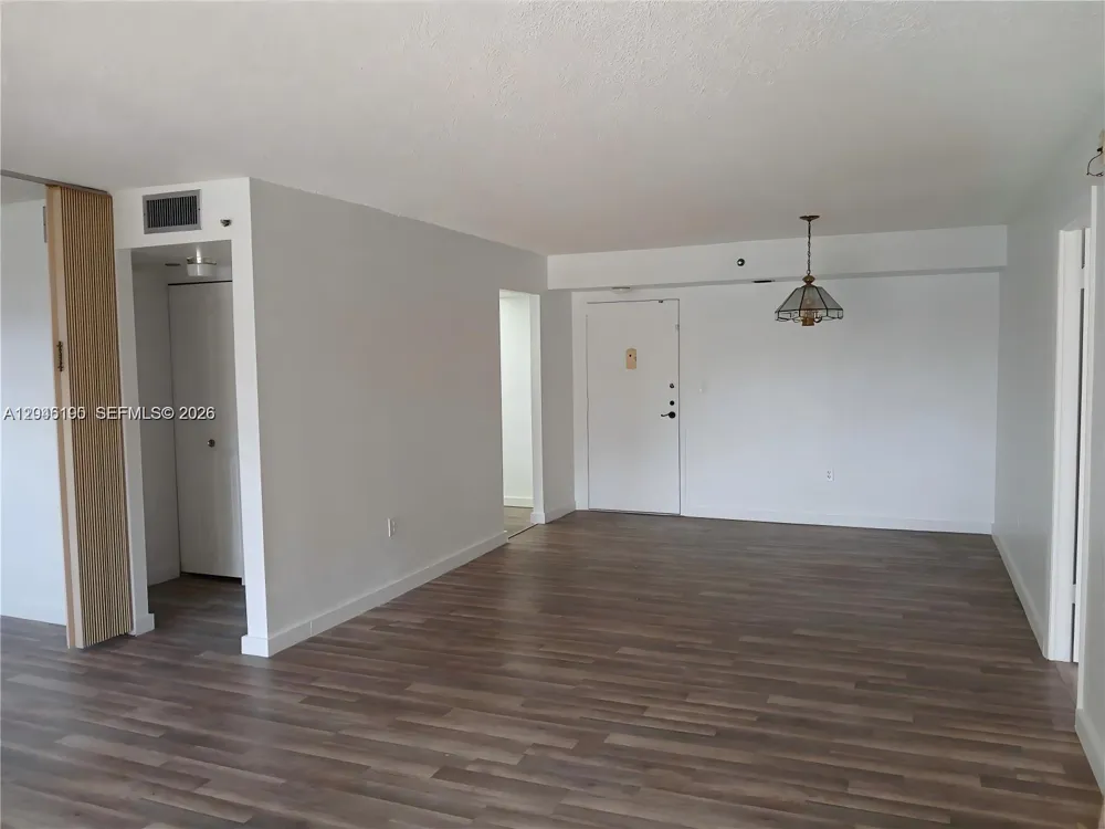 1300 Saint Charles Pl #222 Pembroke Pines, FL 33026