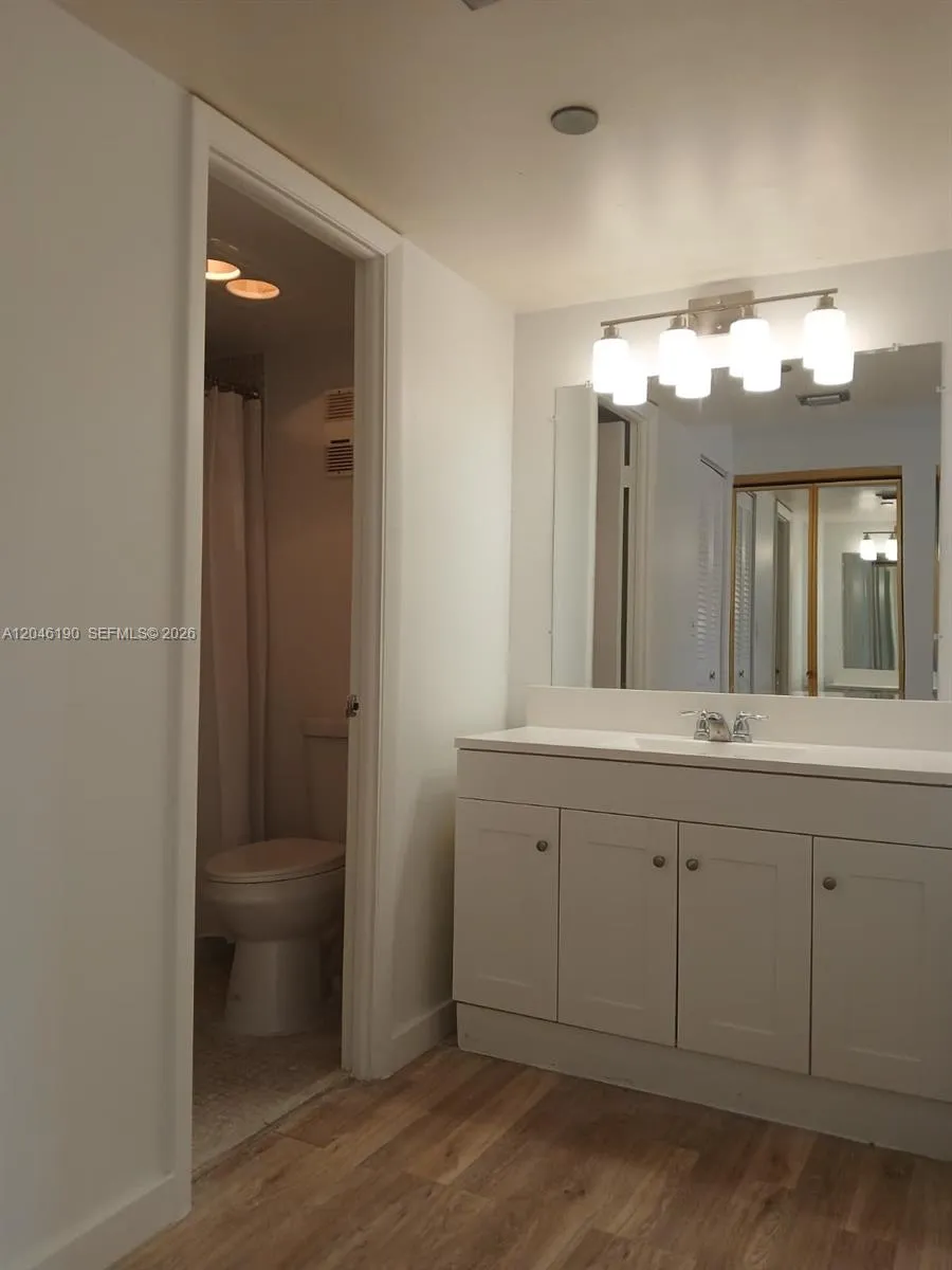 1300 Saint Charles Pl #222 Pembroke Pines, FL 33026