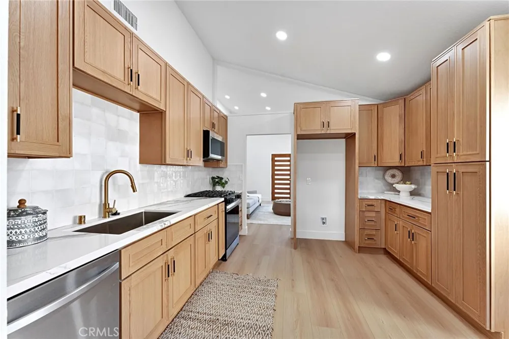 24852 Lagrima Mission Viejo, CA 92692