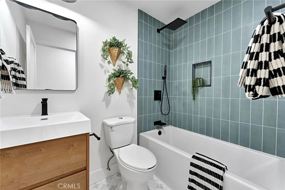 24852 Lagrima Mission Viejo, CA 92692