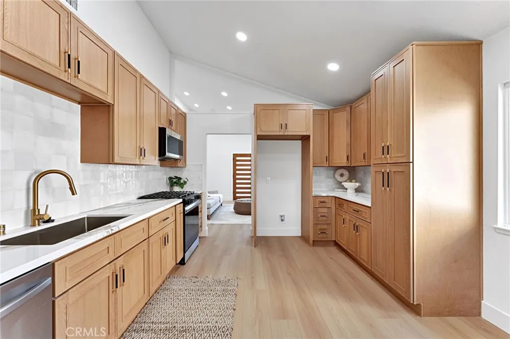 24852 Lagrima Mission Viejo, CA 92692