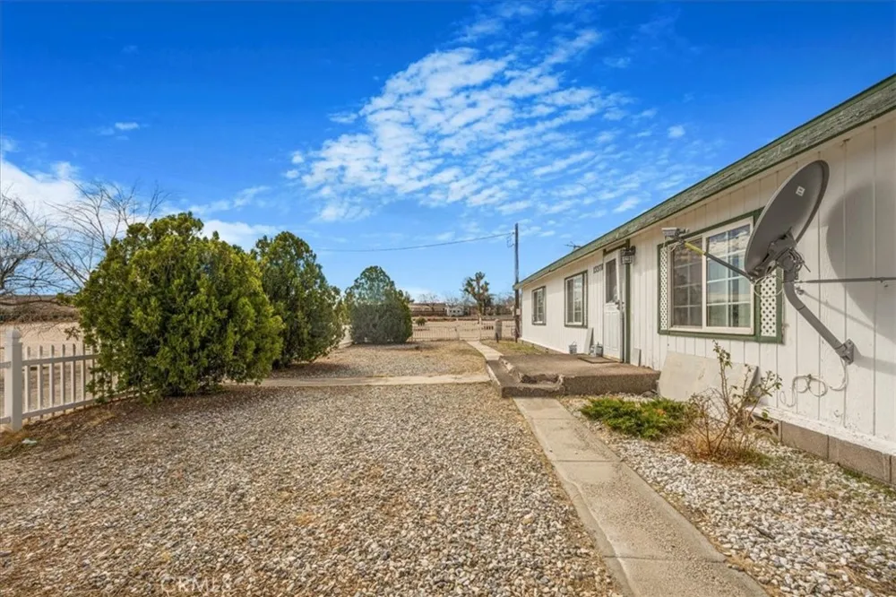 13378 Paramount Road Phelan, CA 92371