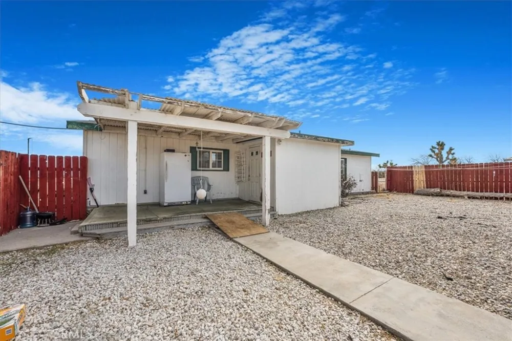 13378 Paramount Road Phelan, CA 92371